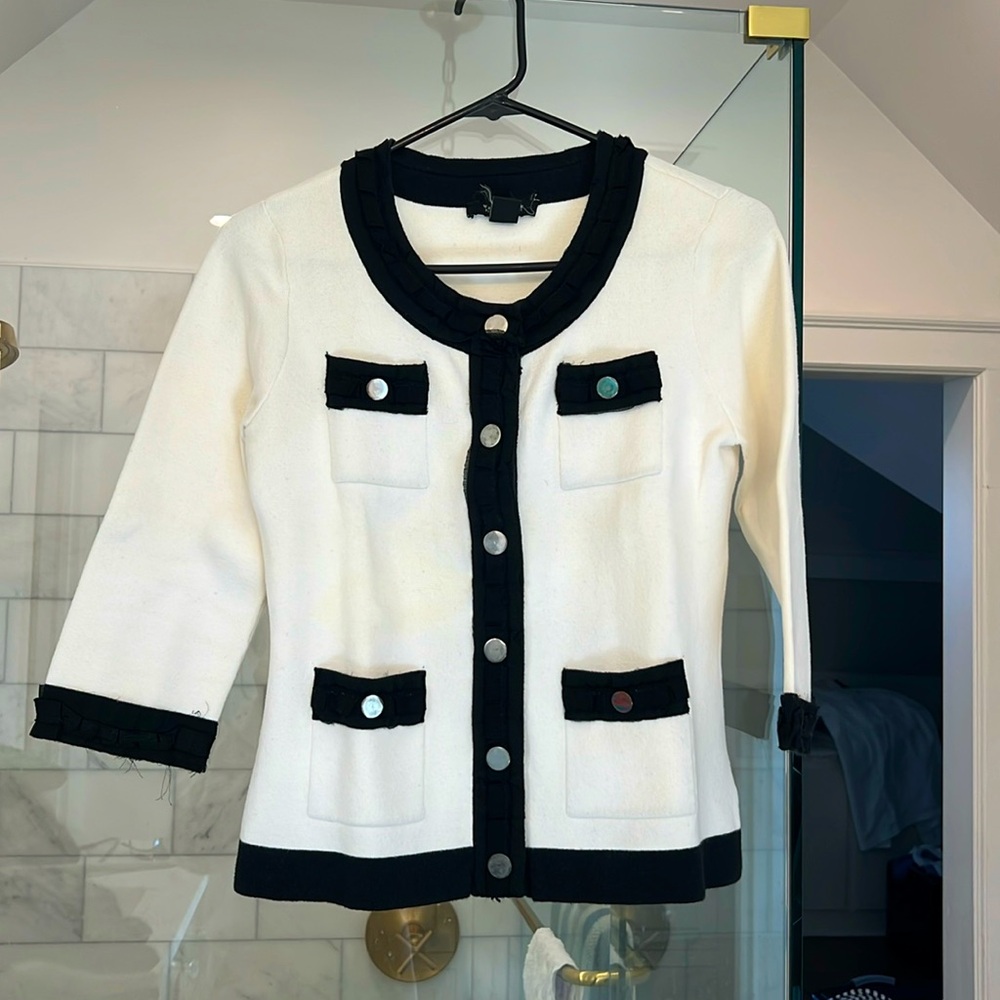 White House, Black market cardigan, size small
